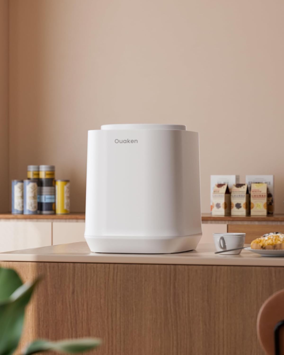 4L Electric Composter for Kitchen, Smart Countertop Compost Bin, Odorless | Low Noise | Auto-Cleaning | Turn Food Waste into Fertilizer, Indoor Food Waste Compost Machine, White